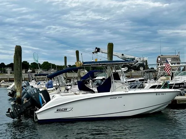 Slide: The Image of Boston Whaler 240 Outrage 2003 - 1