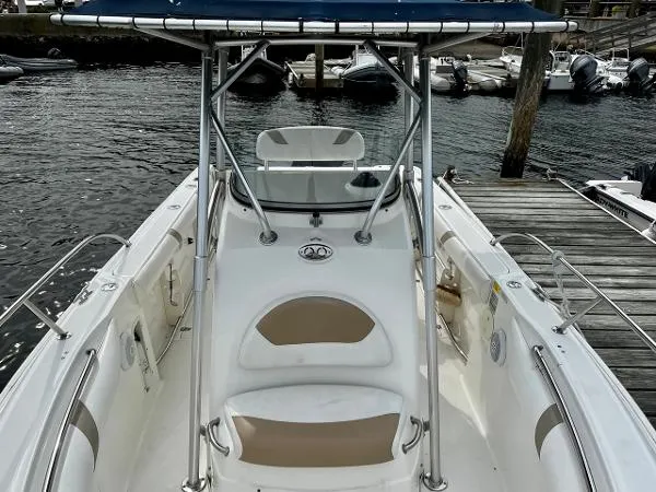 Slide: The Image of Boston Whaler 240 Outrage 2003 - 7