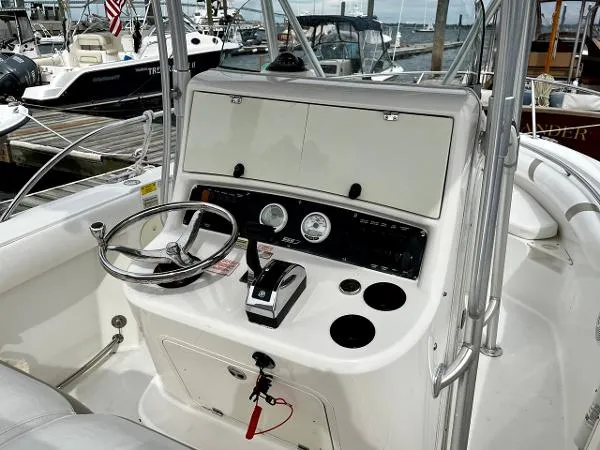 Slide: The Image of Boston Whaler 240 Outrage 2003 - 9