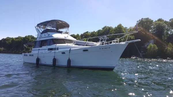 Slide: The Image of Bayliner 3888 Motoryacht 1990 - 0