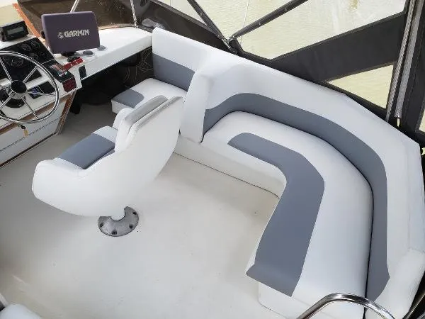 Slide: The Image of Bayliner 3888 Motoryacht 1990 - 10