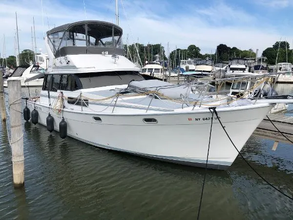 Slide: The Image of Bayliner 3888 Motoryacht 1990 - 2