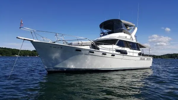 Slide: The Image of Bayliner 3888 Motoryacht 1990 - 4