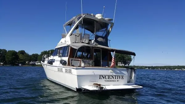 Slide: The Image of Bayliner 3888 Motoryacht 1990 - 5