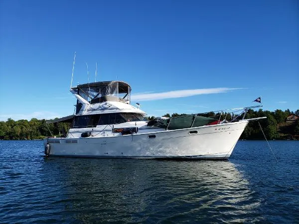 Slide: The Image of Bayliner 3888 Motoryacht 1990 - 6