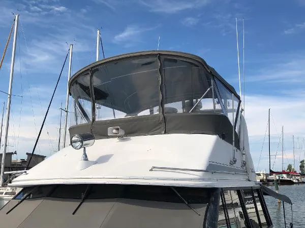 Slide: The Image of Bayliner 3888 Motoryacht 1990 - 9