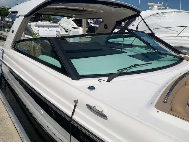 Slide: The Image of Sea Ray 400 SLX 2019 - 2