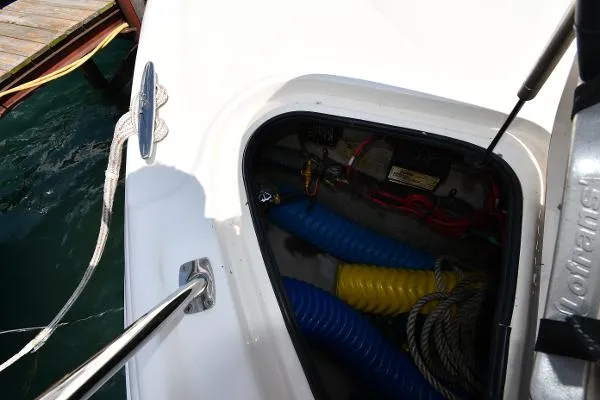 Slide: The Image of Sea Ray 380 Sundancer 2006 - 7