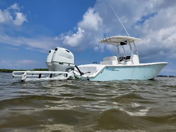 Slide: The Image of Front Runner 26 Center Console 2022 - 10