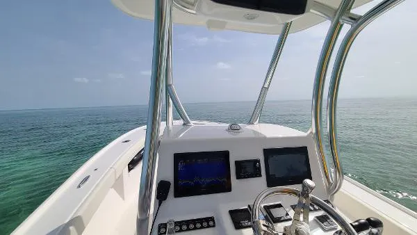 Slide: The Image of Front Runner 26 Center Console 2022 - 3