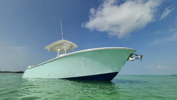 Slide: The Image of Front Runner 26 Center Console 2022 - 4