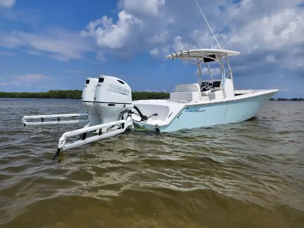 Slide: The Image of Front Runner 26 Center Console 2022 - 9
