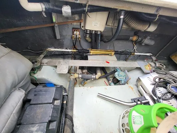 Slide: The Image of Tollycraft Motor Yacht 1992 - 11