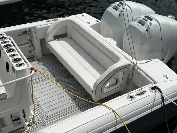 Slide: The Image of Intrepid 300 Center Console 2007 - 3