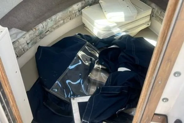 Slide: The Image of Grady-White Seafarer 226 1995 - 7