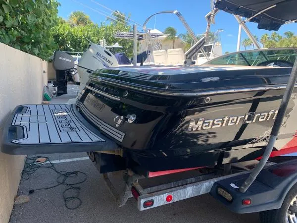 Slide: The Image of MasterCraft MariStar 230 2009 - 3