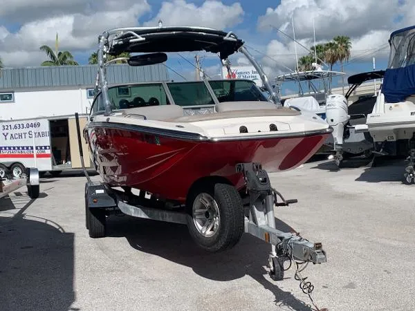 Slide: The Image of MasterCraft MariStar 230 2009 - 4