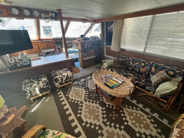 Slide: The Image of Tollycraft 44 Cockpit Motor Yacht 1986 - 3