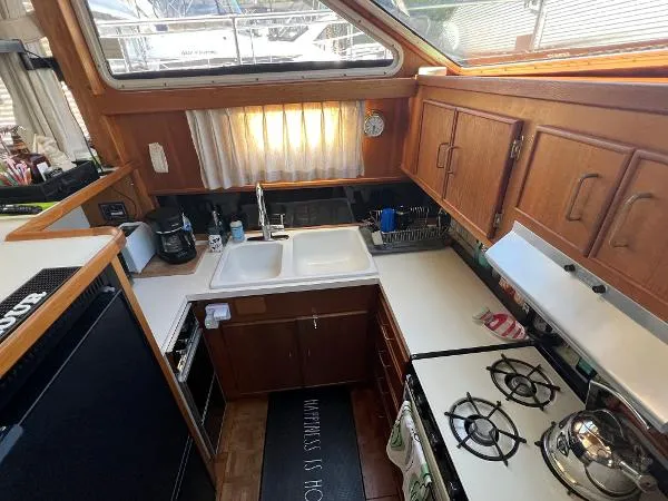 Slide: The Image of Tollycraft 44 Cockpit Motor Yacht 1986 - 5