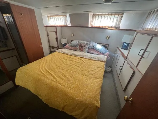 Slide: The Image of Tollycraft 44 Cockpit Motor Yacht 1986 - 6