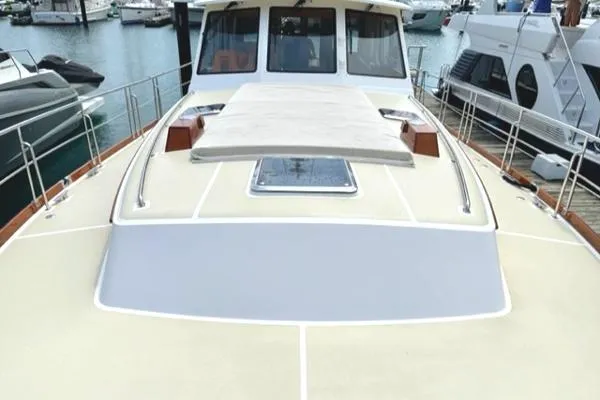 Slide: The Image of Grand Banks 54 Eastbay SX 2006 - 8