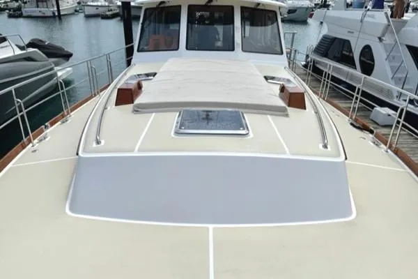 Slide: The Image of Grand Banks 54 Eastbay SX 2006 - 9