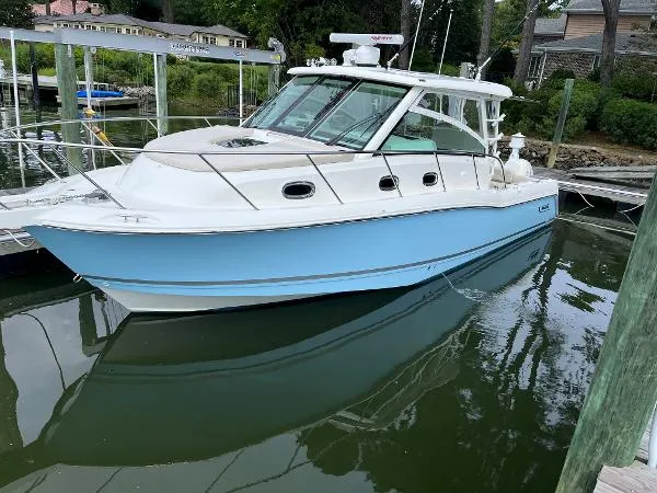 Slide: The Image of Boston Whaler 345 Conquest 2021 - 1