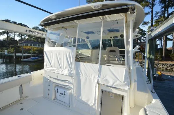 Slide: The Image of Boston Whaler 345 Conquest 2021 - 4