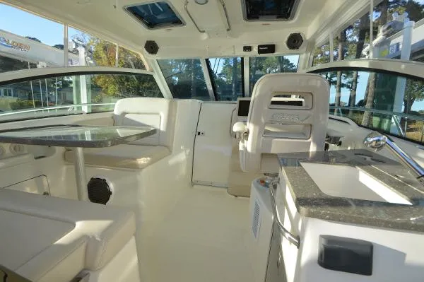 Slide: The Image of Boston Whaler 345 Conquest 2021 - 5