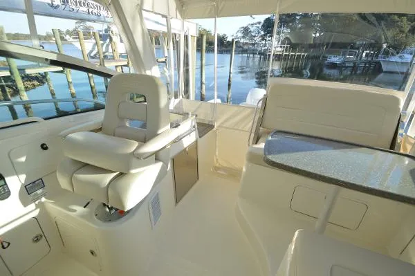 Slide: The Image of Boston Whaler 345 Conquest 2021 - 6