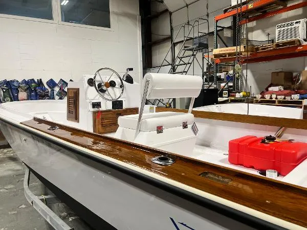 Slide: The Image of Boston Whaler Outrage 18 1984 - 2