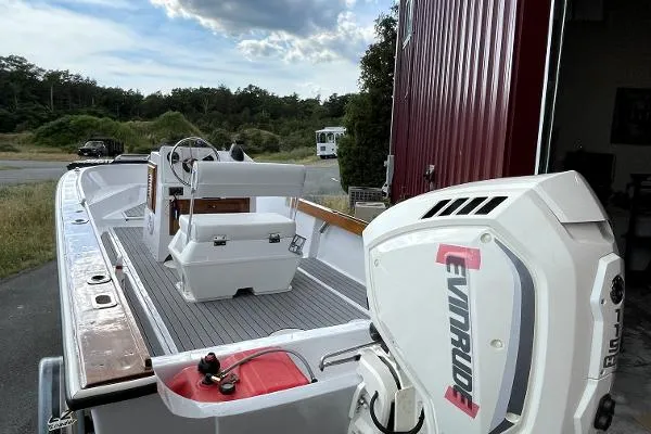 Slide: The Image of Boston Whaler Outrage 18 1984 - 3