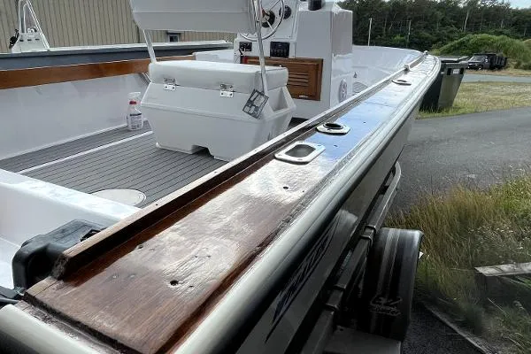 Slide: The Image of Boston Whaler Outrage 18 1984 - 5