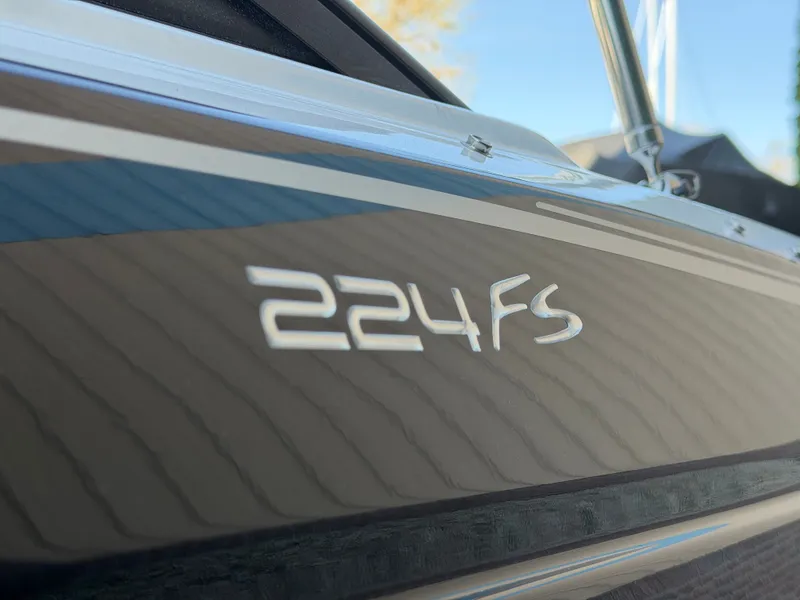 Slide: The Image of Monterey 224FS 2019 - 51