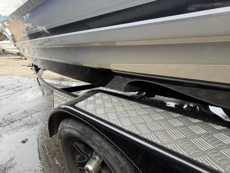 Slide: The Image of Monterey 224FS boat on trailer, close-up, year 2019. - 8