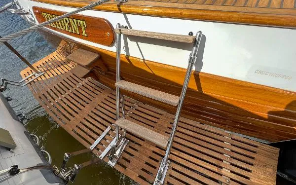 Slide: The Image of Grand Banks 42 Heritage Motor Yacht 1989 - 10