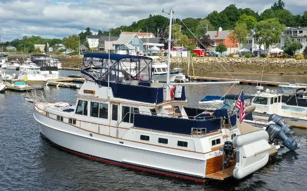 Slide: The Image of Grand Banks 42 Heritage Motor Yacht 1989 - 3