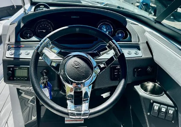 Slide: The Image of Monterey 275 Super Sport 2022 - 5