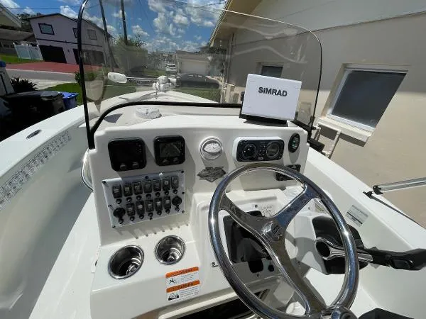 Slide: The Image of Hydra-Sports 19 Bay Bolt 2008 - 2