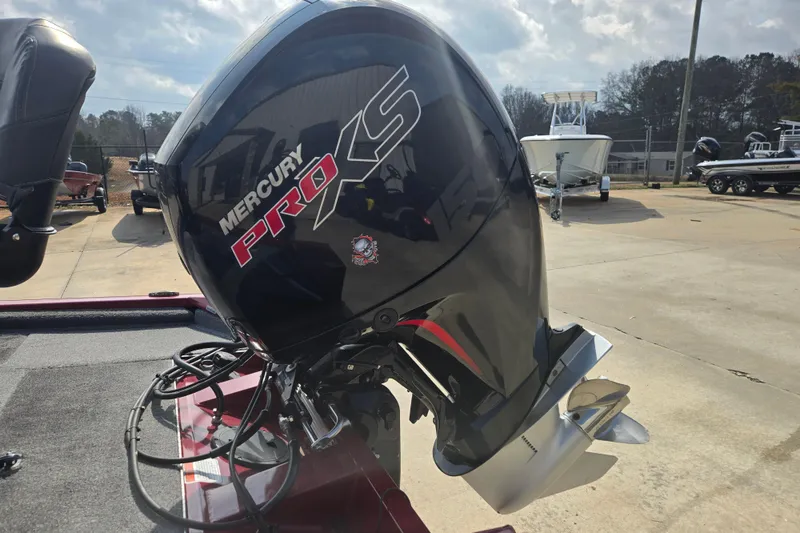 Slide: The Image of 2021 Tracker Pro Team 195 TXW with Mercury Pro XS outboard motor. - 9