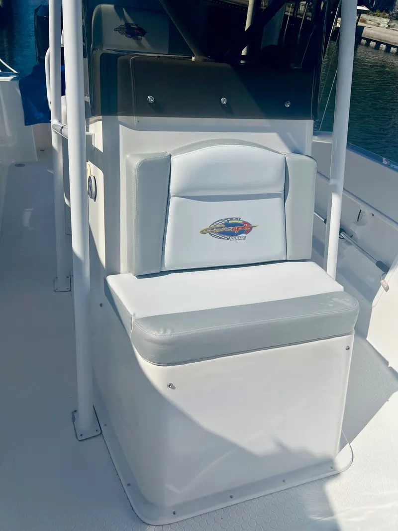 Slide: The Image of Boat seat on a 2006 Concept 27 model. - 12