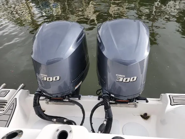 Slide: The Image of Sea Fox 288 Commander 2019 - 10