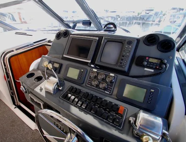 Slide: The Image of Tiara 5200 Express 2001 - 8