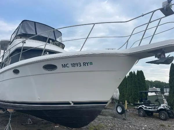 Slide: The Image of Carver Yachts 404 Cockpit Motor Yacht 2000 - 1