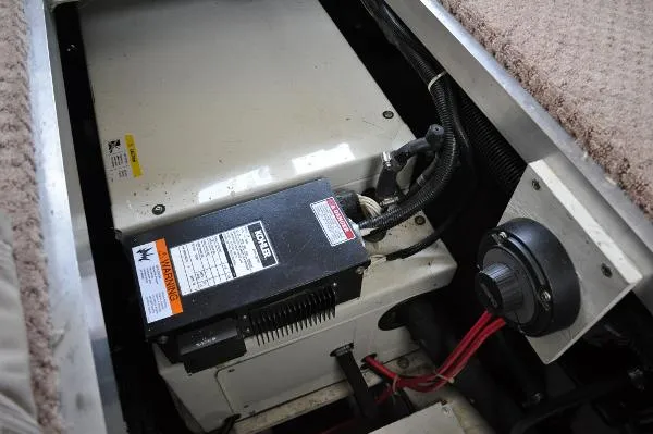 Slide: The Image of Carver Yachts 404 Cockpit Motor Yacht 2000 - 7