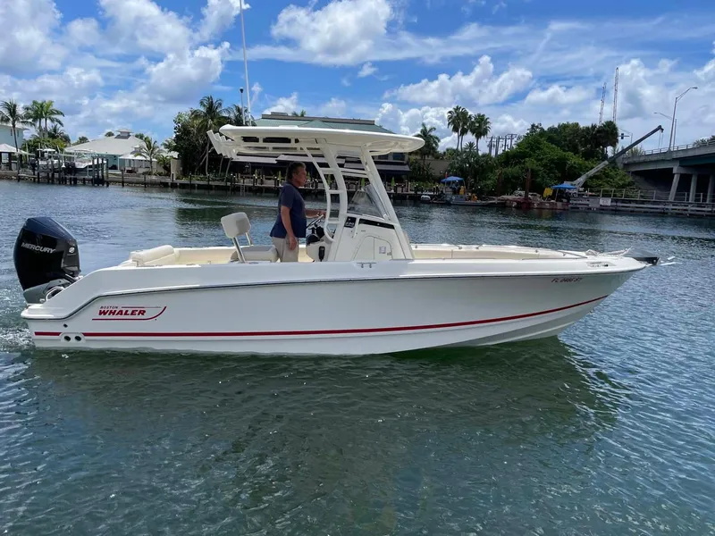 Slide: The Image of Boston Whaler 230 Outrage 2021 - 0