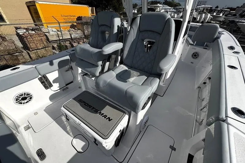 Slide: The Image of 2026 Sportsman Heritage 261 Center Console with luxurious seating and modern design. - 25