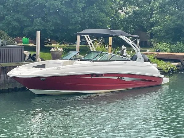 Slide: The Image of Sea Ray 240 Sundeck Outboard 2014 - 0
