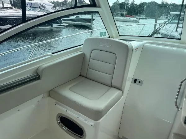 Slide: The Image of Boston Whaler 315 Conquest 2018 - 11