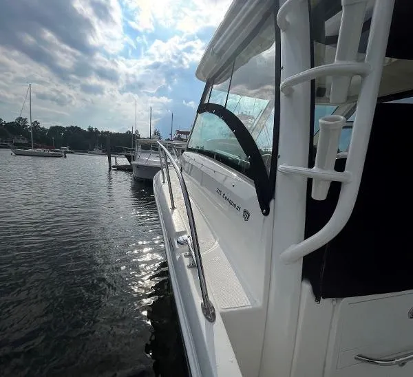 Slide: The Image of Boston Whaler 315 Conquest 2018 - 2